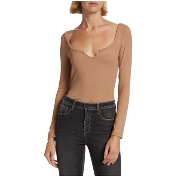 Women's L’Agence Dorothy notched neck long sleeve tee in praline size XS - Picture 1 of 7